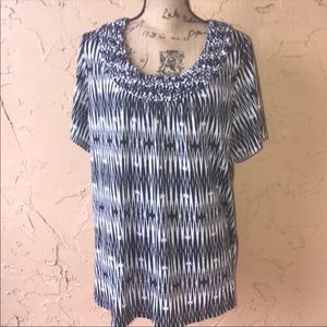 Isela Black & White Top